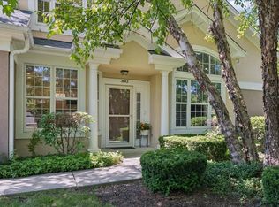 3042 Lexington Ln #3R41, Glenview, IL 60026