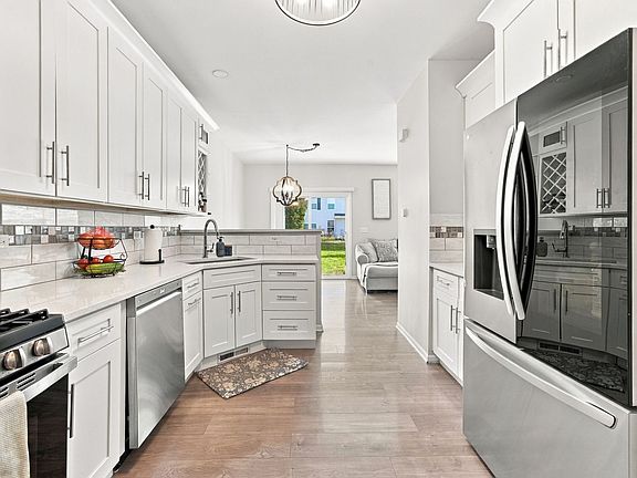 5th image of 3044 Troon Dr