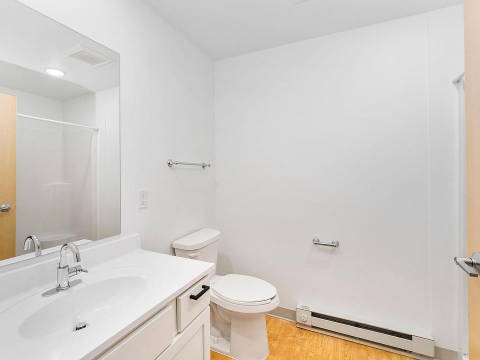 1st image of 1832 W Superior St #204