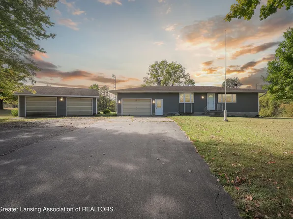 4410 S Center Rd, Burton, MI 48519
