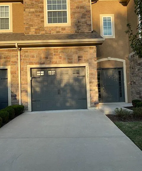 15829 Shawnee Dr — Photo 1