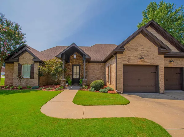 725 Cedar Dr, Bryant, AR 72022