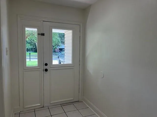 4 bed, 2.0 bath, 1678 sqft, $2,100 — Photo 4