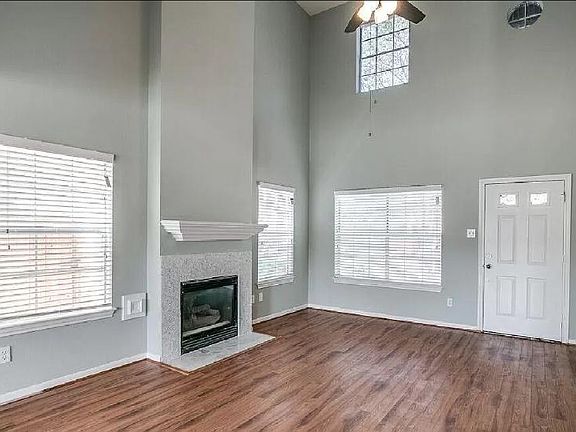 2nd image of 1826 Creek Dr