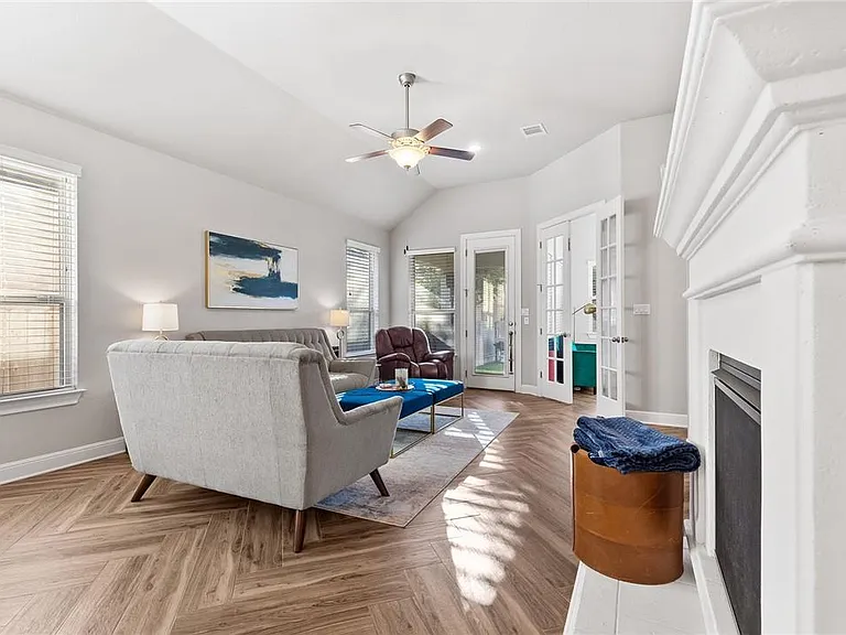 2925 Mossy Springs Dr — Photo 11