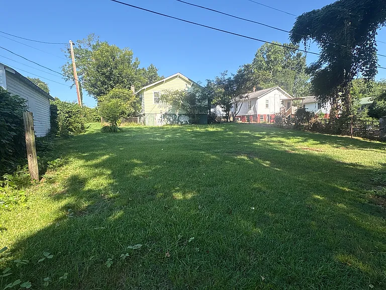 206 Whitney St — Photo 21