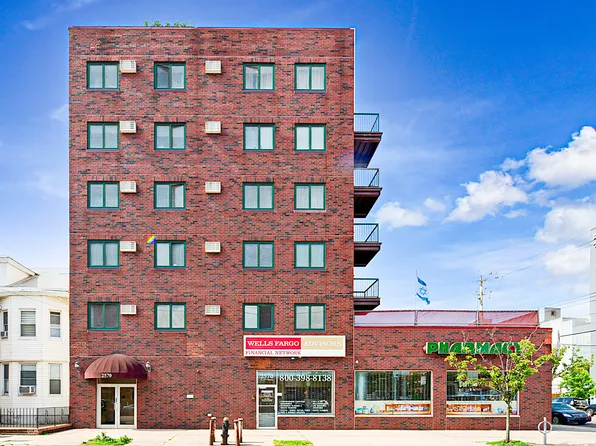 2570 East 17th Street image 3 of 25