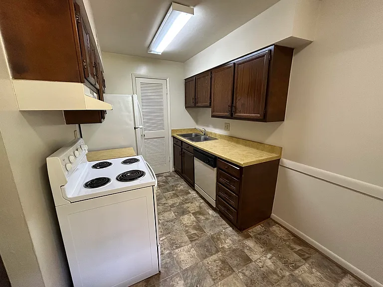 104 Hounds Chase Ln SW #22 — Photo 4