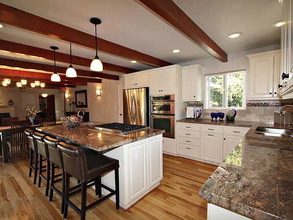 5th image of 2775 Estates Dr