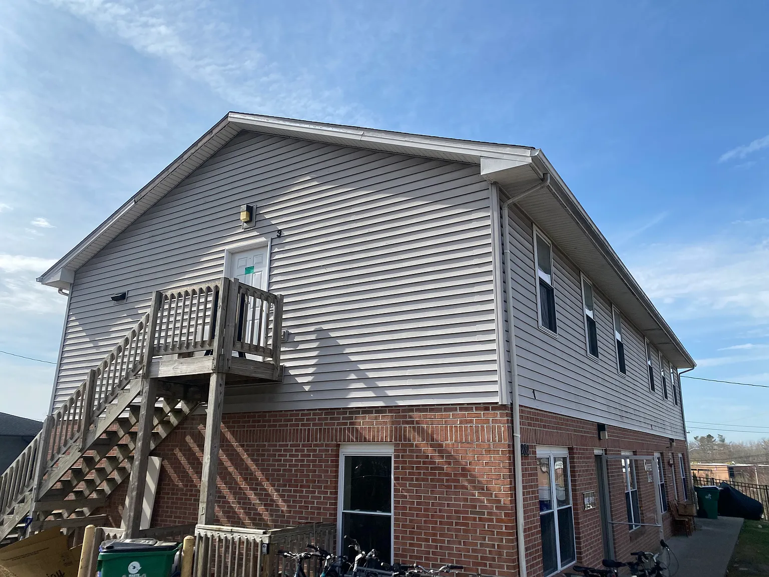 3 bed, 1000 sqft, $1,800 — Photo 3