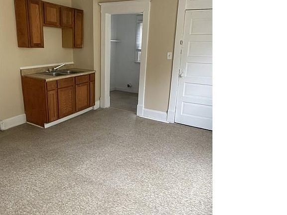 2nd image of 644 Jefferson Ave