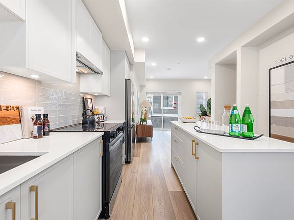 3rd image of 728 Lea Ave #4