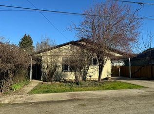 326 N 7th St, Cottage Grove, OR 97424