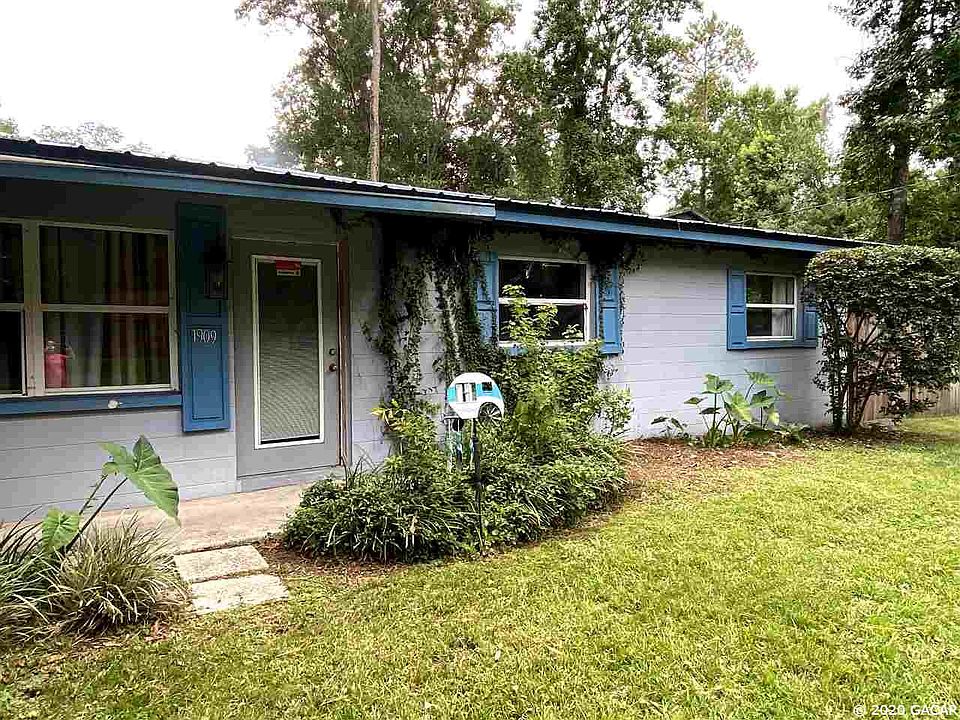1st image of 1909 SE 49th Dr
