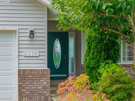 3rd image of 3619 Ocean View Dr