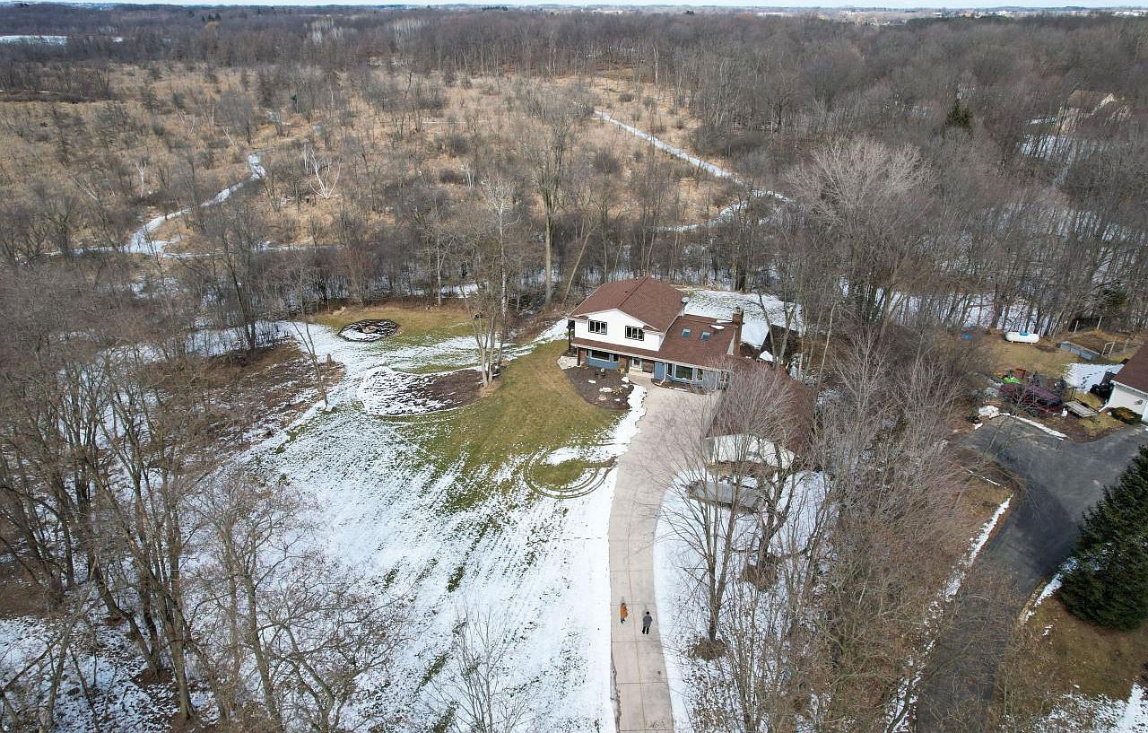 N1940 Bluebird Bay, Rubicon, WI 53078 Zillow