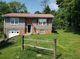 104 Stanley Dr, Galax, VA 24333