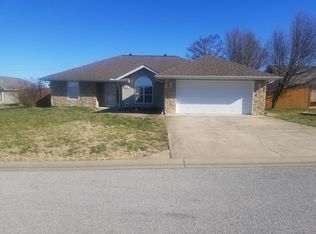 374 Micahs Xing, Reeds Spring, MO 65737