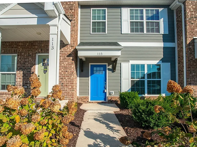 115 Harvard Dr — Photo 1
