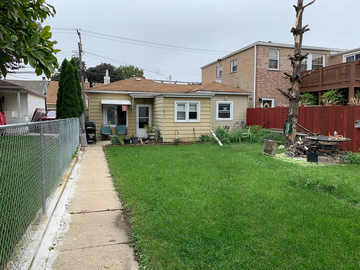 2740 N Normandy Ave photo 1