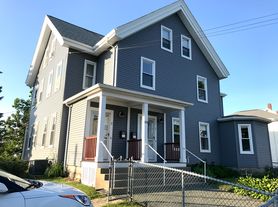 181 Charles St, Waltham, MA