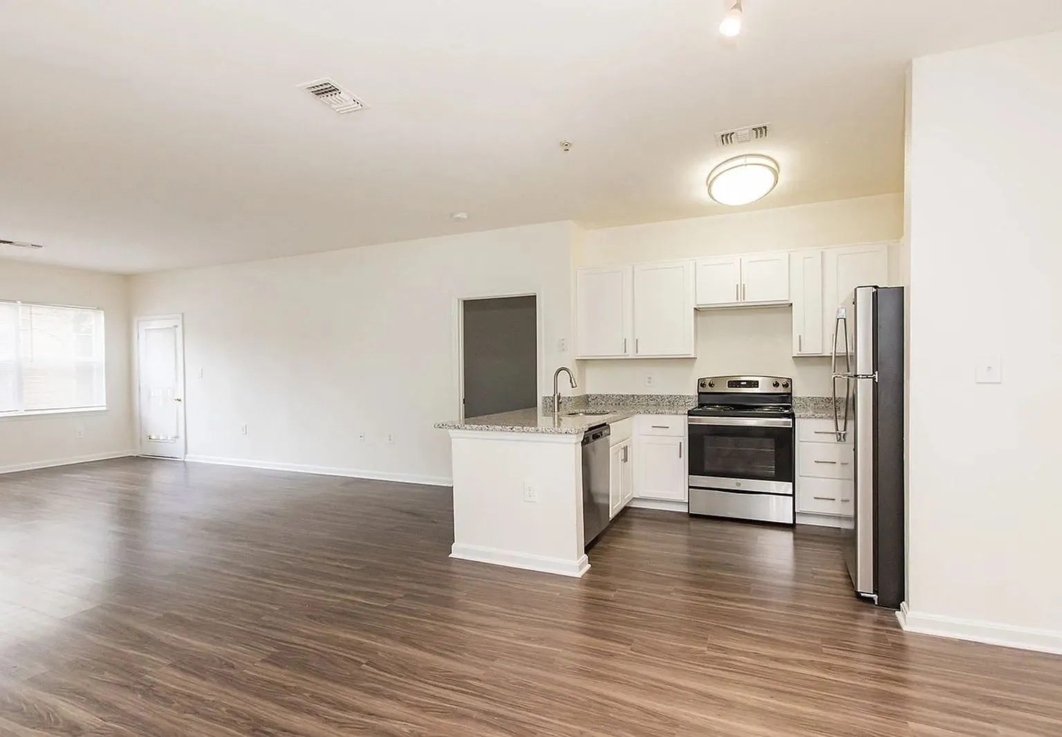 Park Station Apartments — Photo 3