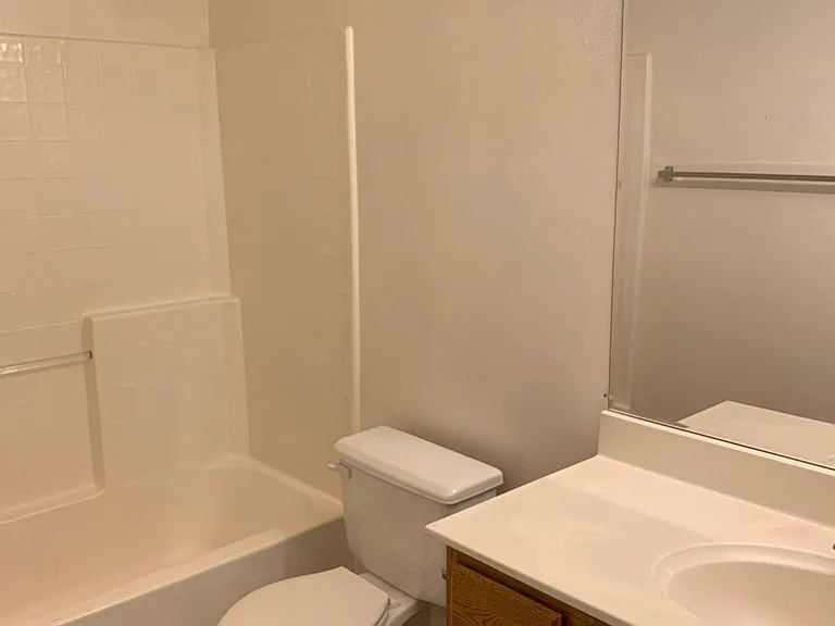 486 W Pacific Dr #4 — Photo 13