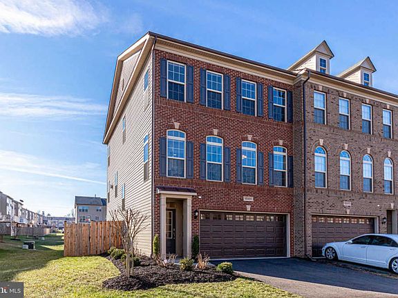 2nd image of 15909 Darling Pl