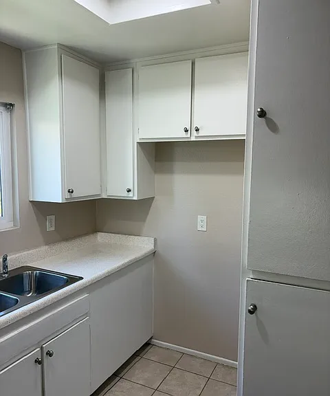 1227 Vista Serena Ave #1227 — Photo 4