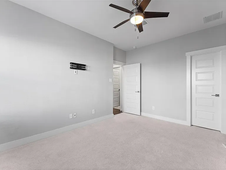 817 Kamano Ave — Photo 24