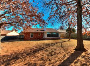 12060 Czech Hall Cir, Yukon, OK 73099