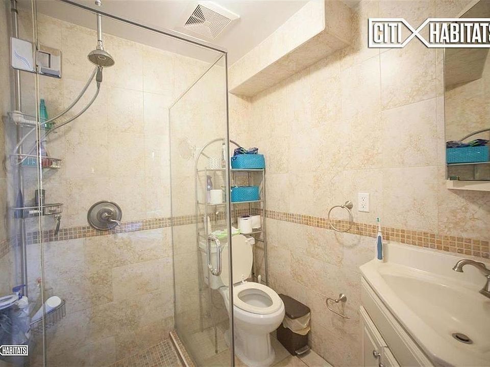 2nd image of 977 E 12th St APT 6A