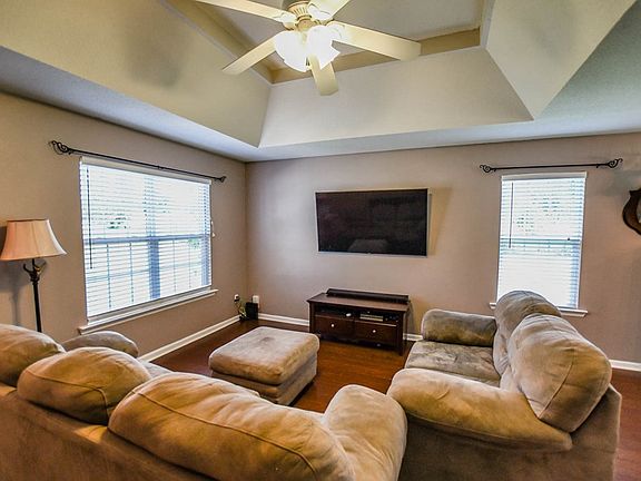 4th image of 5771 Emily Ln