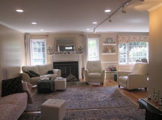 14 Cherbourg Ct, Potomac, MD 20854