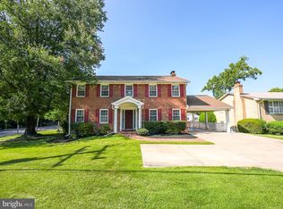 6730 Haycock Rd, Falls Church, VA 22043