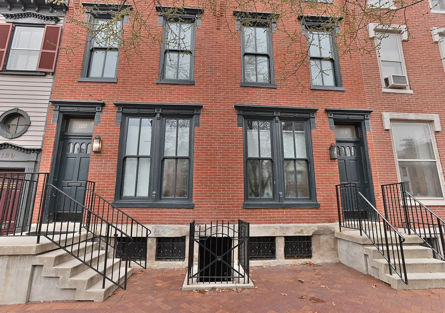 122-124 State St — Photo 3