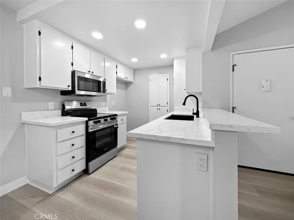 3535 Banbury Dr APT 108, Riverside, CA 92505