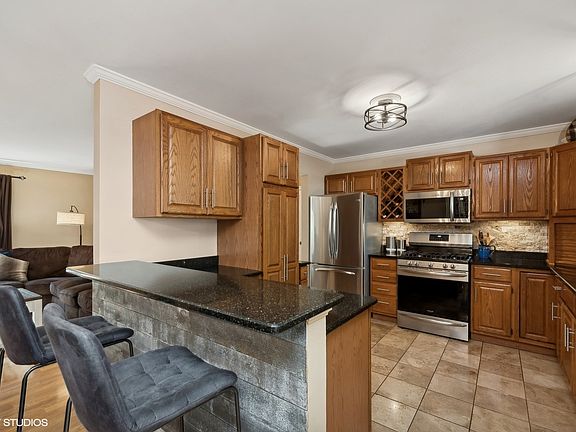 3rd image of 5208 W Dartmoor Dr