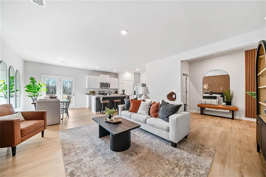 3 bed, 2.5 bath, 1877 sqft, $2,300 — Photo 2