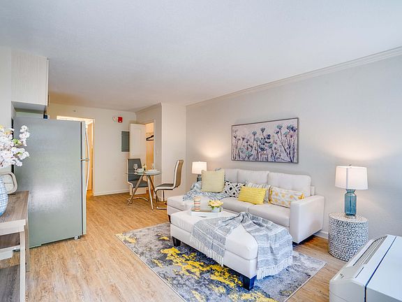 3rd image of 3040 W Bay Cir #1-618P