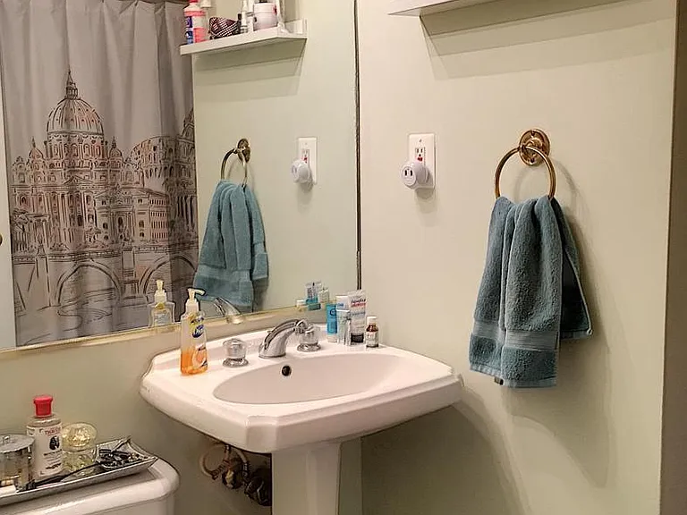 610 Madison St #205 — Photo 16