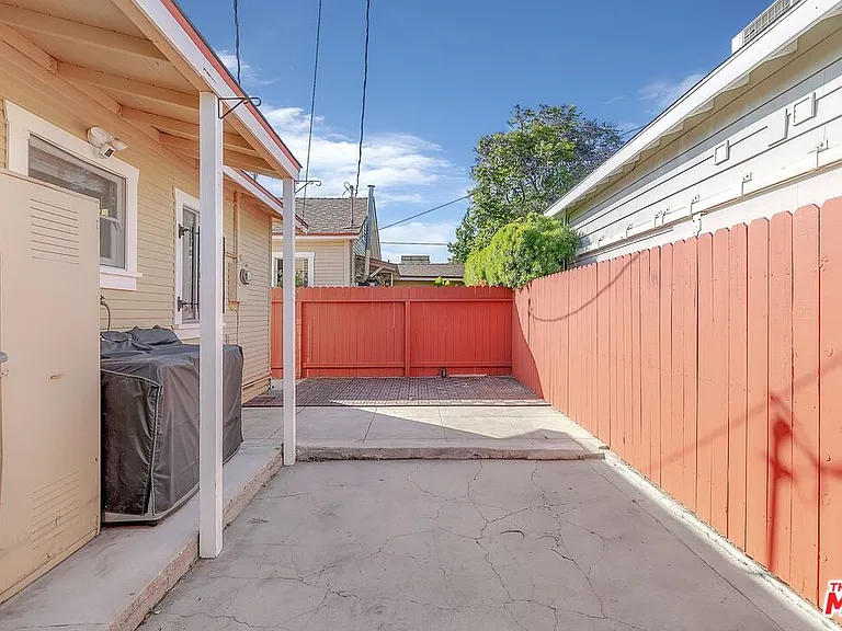 608 7th Ave — Photo 25