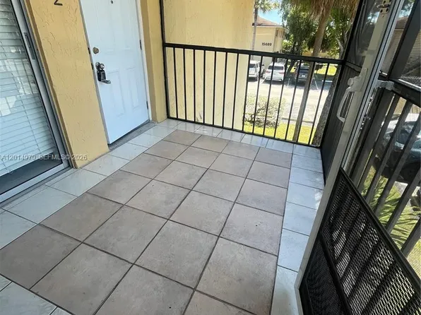 15609 SW 73rd Circle Ter APT 812, Miami, FL 33193