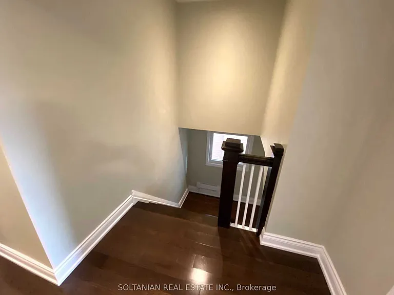 137 Colin Ave — Photo 28