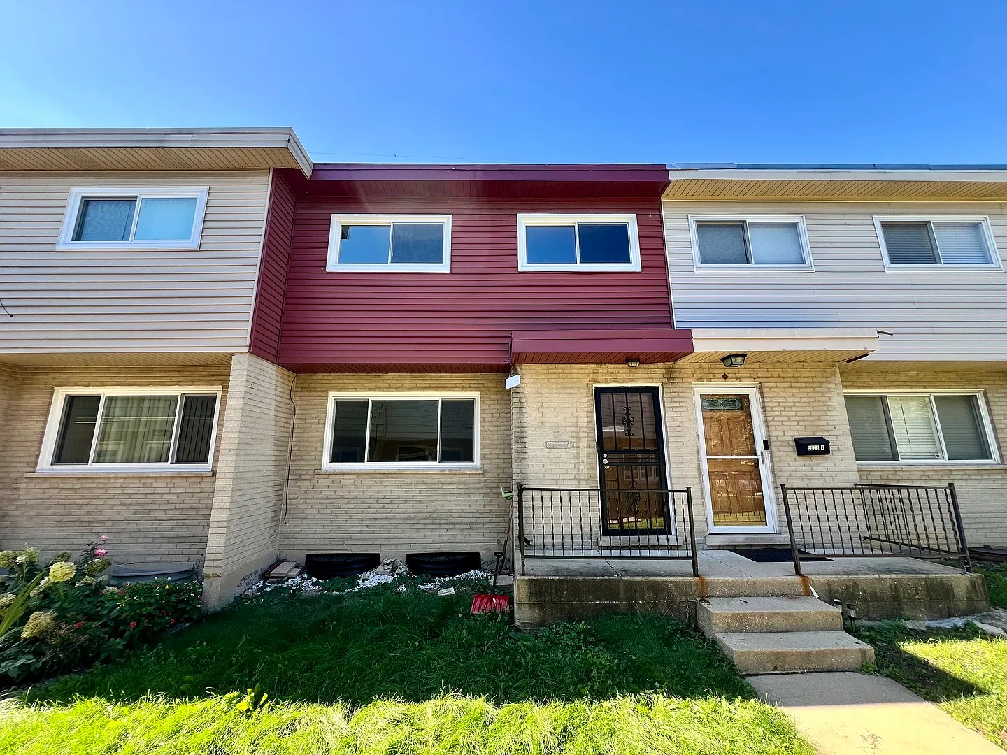 3 bed, 1.5 bath, 1518 sqft, $2,950 — Photo 1