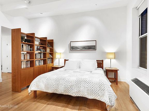 5th image of 15 Broad St APT 720