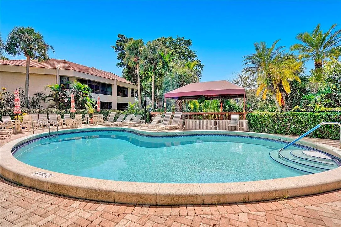 3 bed, 3.0 bath, 1710 sqft, $4,000 — Photo 4