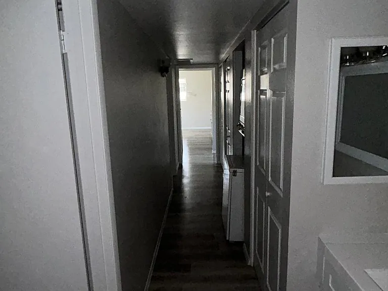 543 W 9th Pl #C — Photo 9