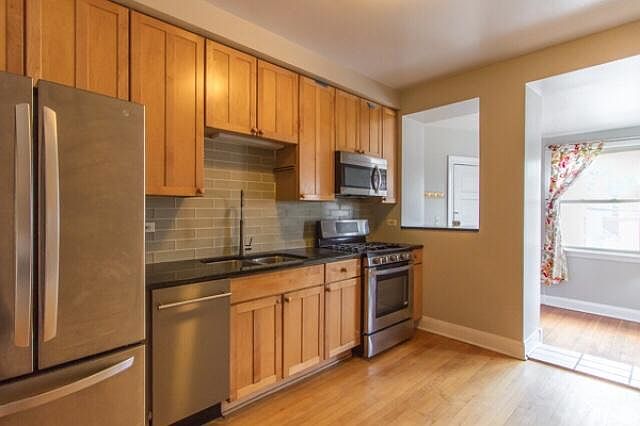 1st image of 1723 W Foster Ave APT 1