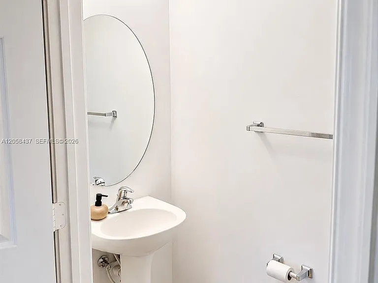 1101 SW 147th Ter #1101 — Photo 10